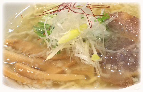 沖縄の塩ラーメン タカネのスープ